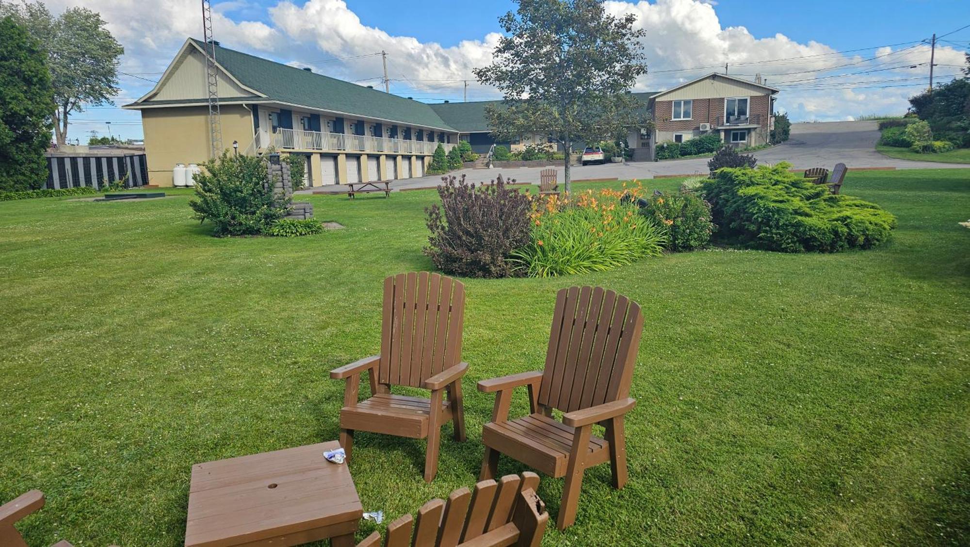 Hotel Oasis Lac St-Louis Salaberry-de-Valleyfield Dış mekan fotoğraf