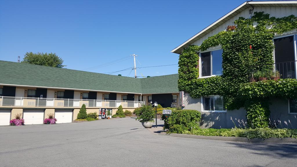 Hotel Oasis Lac St-Louis Salaberry-de-Valleyfield Dış mekan fotoğraf
