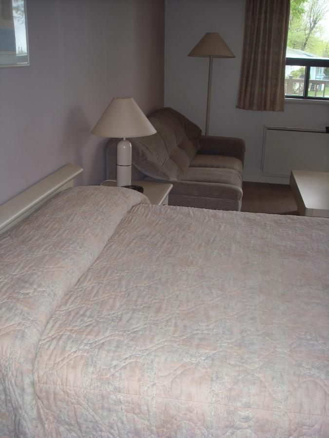 Hotel Oasis Lac St-Louis Salaberry-de-Valleyfield Oda fotoğraf